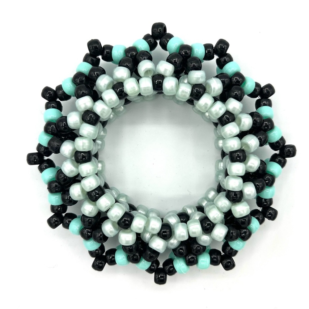 🖤💙 “Alice in Wonderland” Blk/Blue Pearl Kandi Cuff